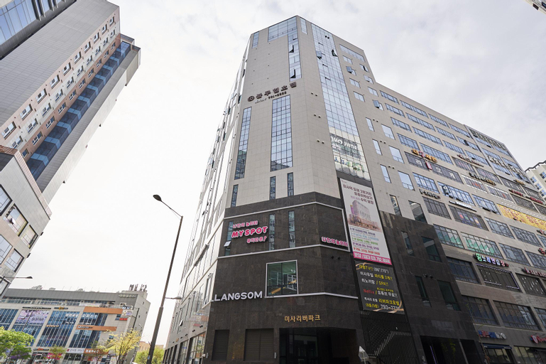 Hanam Bluehill Hotel, Guri