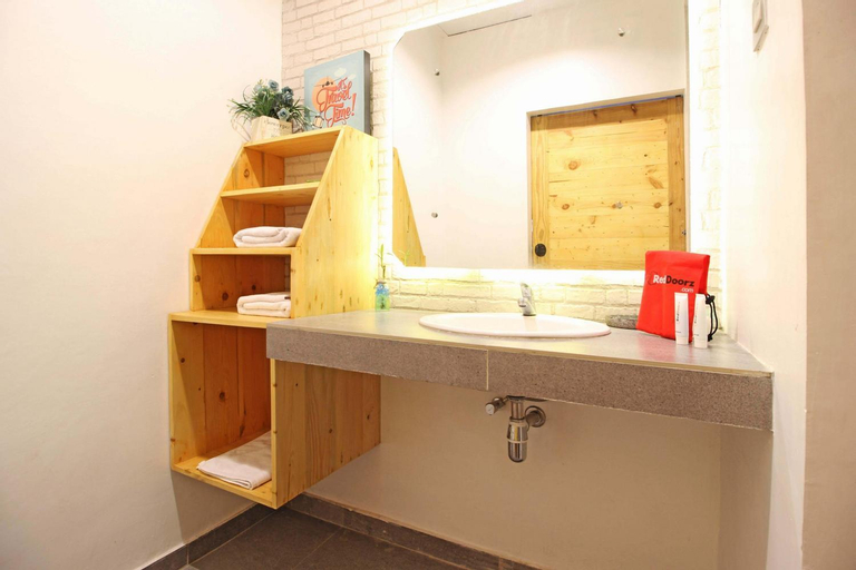 Bathroom 10