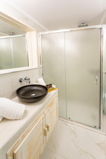 Bathroom 5, Rhodos Horizon City, South Aegean
