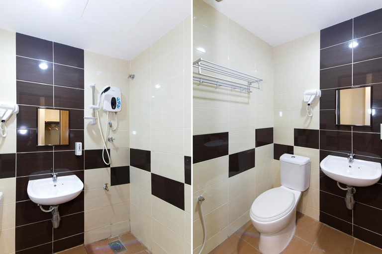 Bathroom 15