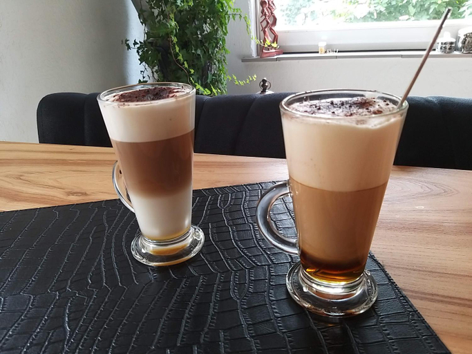 Food & Drinks 5, Ustawi, Voorst