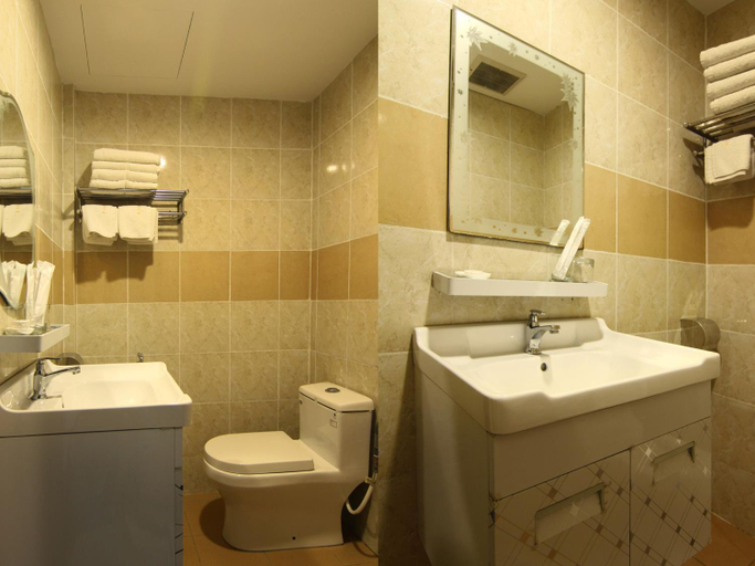Bathroom 4, Tiong Hua Hotel, Johor Bahru