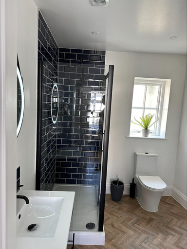 Bathroom 3, The Lugger Inn, Cornwall