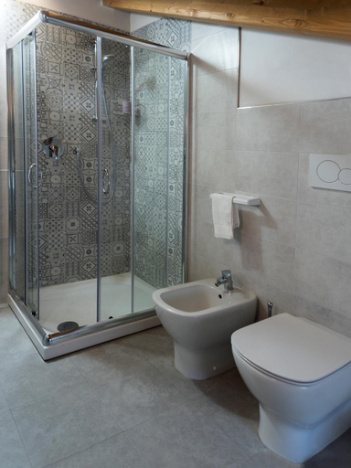 Bathroom 3, Borgodieci, Reggio Nell'Emilia