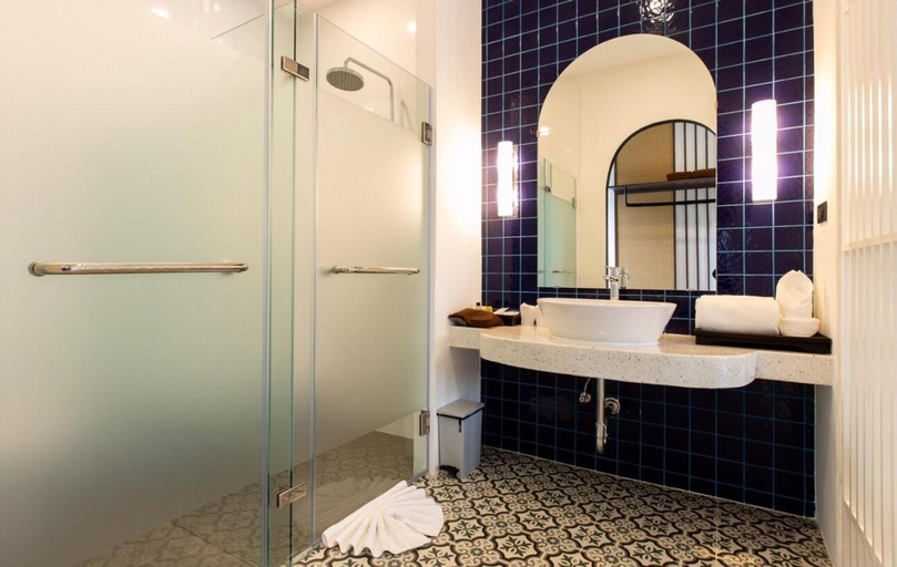 Bathroom 5, Chaanburi Boutique Resort, Muang Chanthaburi