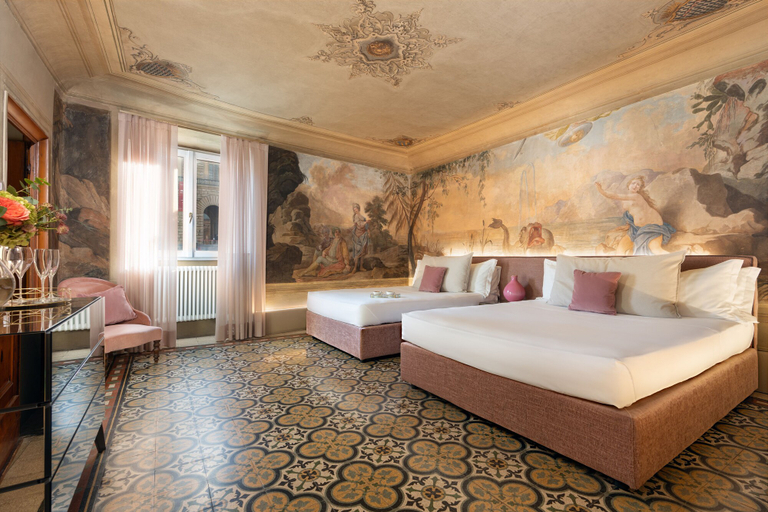 Bedroom 5, Piazza Pitti Palace, Florence