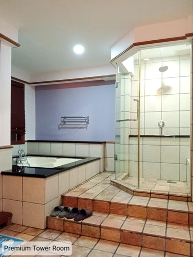 Bathroom 10