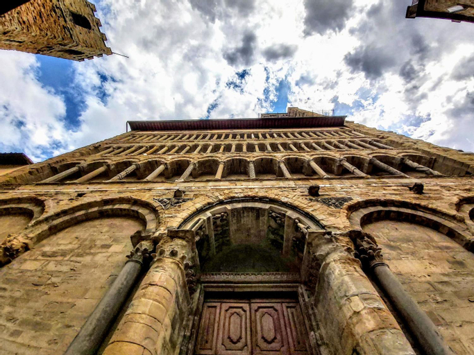 Exterior 11