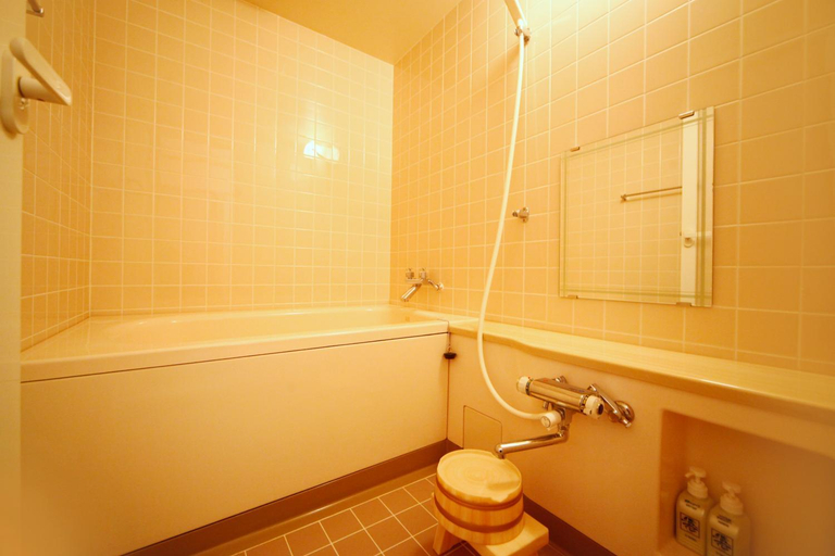 Bathroom 3, Oribana, Ōmachi