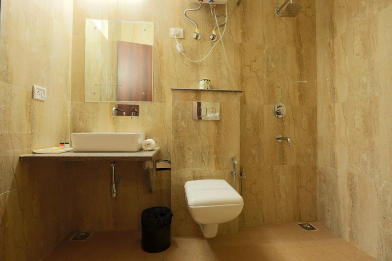 Bathroom 10
