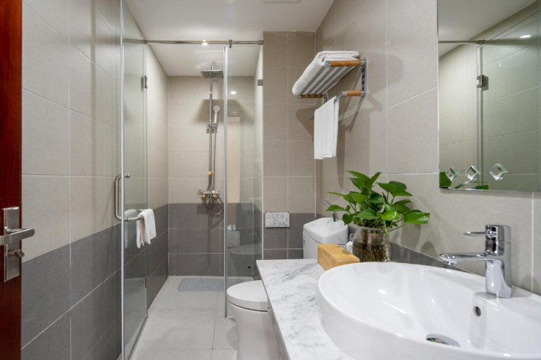 Bathroom 5, Record Hotel, Da Nang