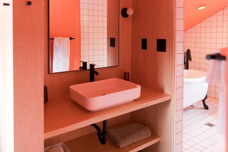 Bathroom 10