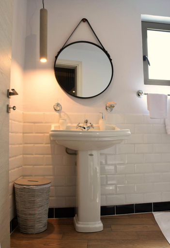 Bathroom 5, Evaris Apartments, Crete