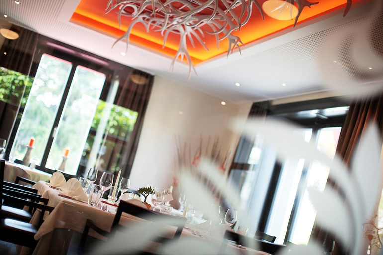 Restaurant 2