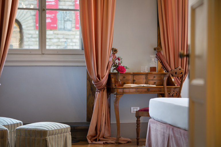 Bedroom 4, Piazza Pitti Palace, Florence