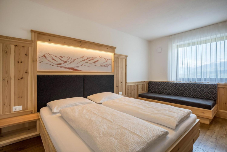 Others 4, Residence Stefansdorf, Bolzano