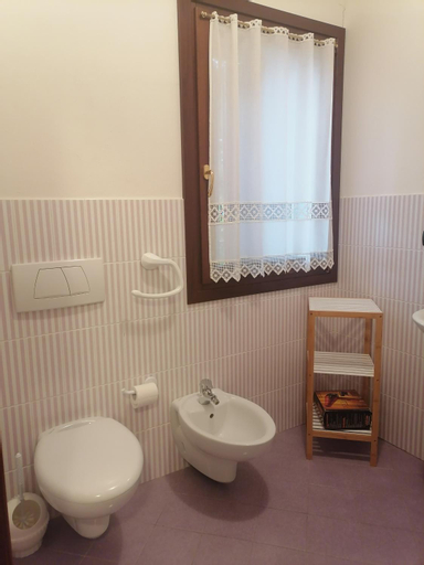 Bathroom 4