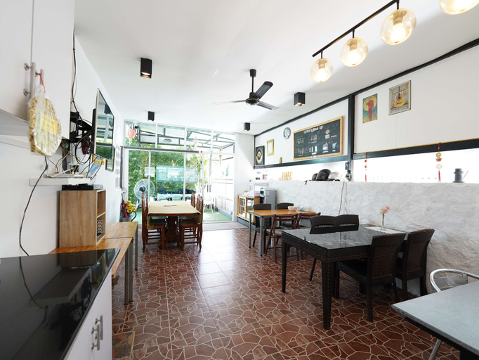 Food & Drinks 2, RoomQuest The One Apartment @ Bangsaray, Sattahip