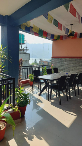 Food & Drinks 4, Golden Lake, Gandaki