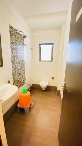 Bathroom 2, Hotel Sai Gurusthan, Ahmadnagar