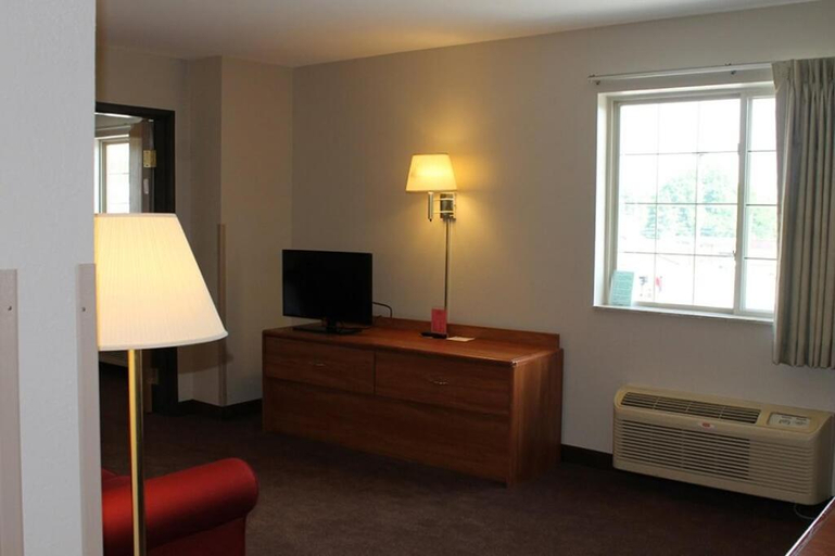 Others 5, Edmore Inn, Montcalm