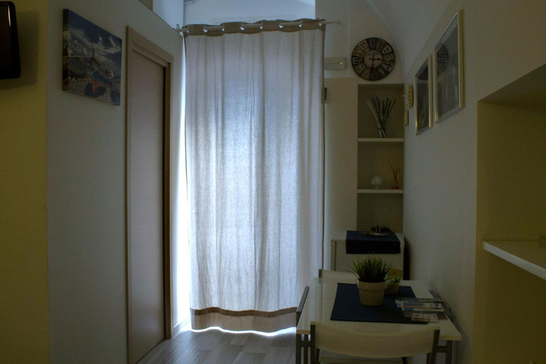 Others 5, Welcome Dimora, Bari