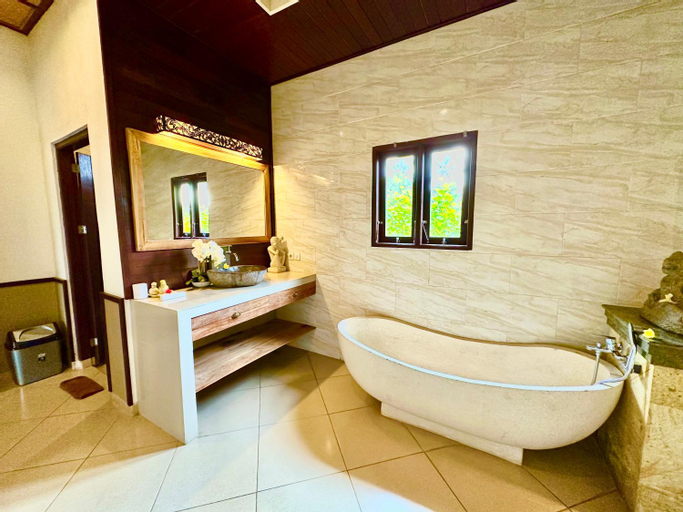 Bathroom 6