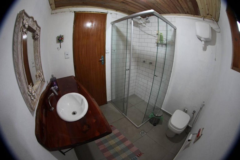 Bathroom, Aqua Montis Pousada, Aiuruoca