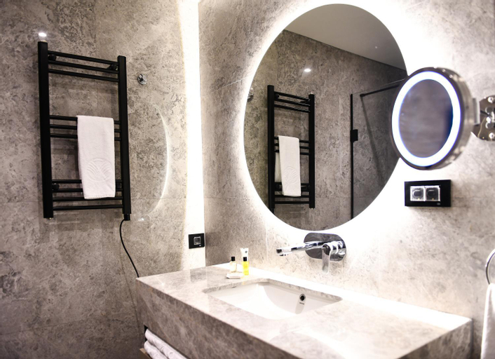 Bathroom 11