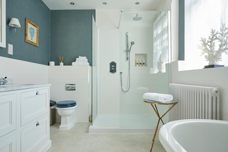 Bathroom 3, The Royal Oak, Yattendon, West Berkshire