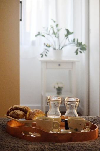 Food & Drinks