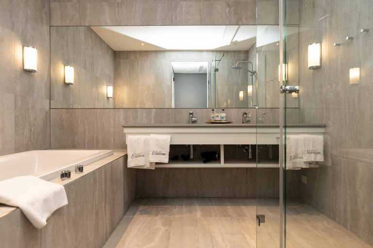 Bathroom 5, Grand Hotel Opduin, Texel