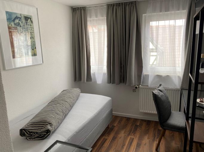 Bedroom 2, Hotel Restaurant Rössle, Calw