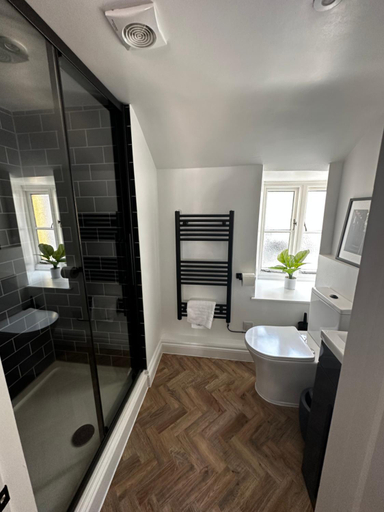 Bathroom 3, The Lugger Inn, Cornwall