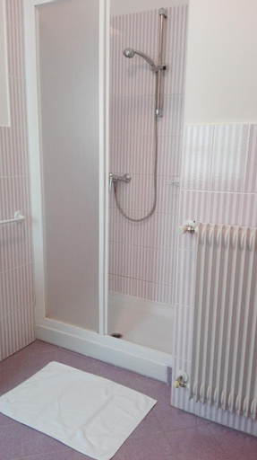 Bathroom 8
