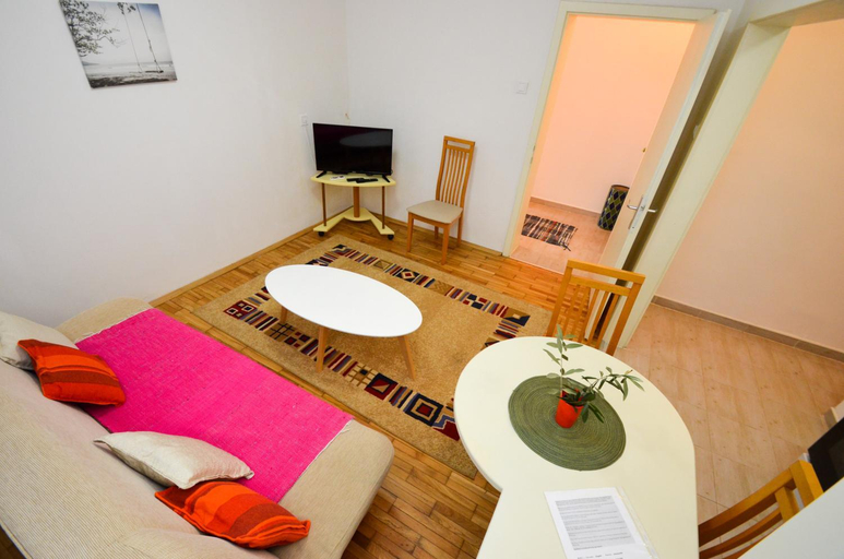 Bedroom 2, Tea apartments