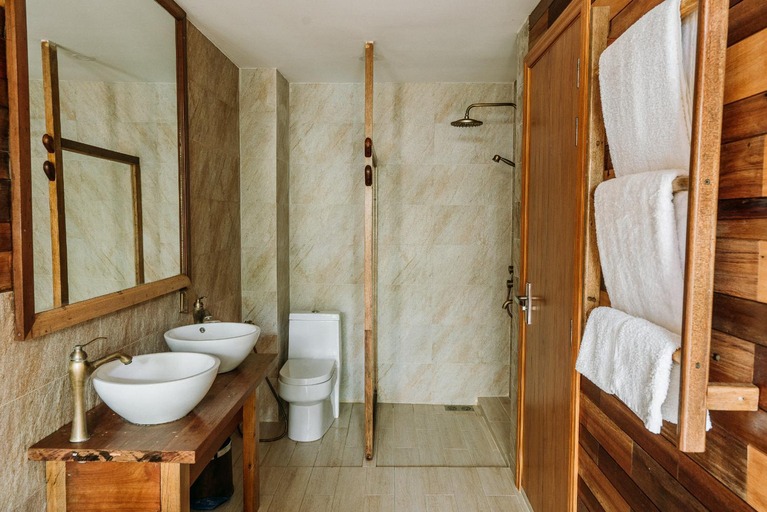 Bathroom 4, West Sands Ukulhas, North Ari Atoll