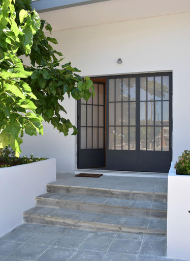 Entrance, Evaris Apartments, Crete