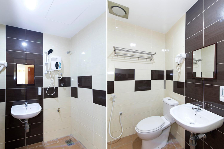 Bathroom 18