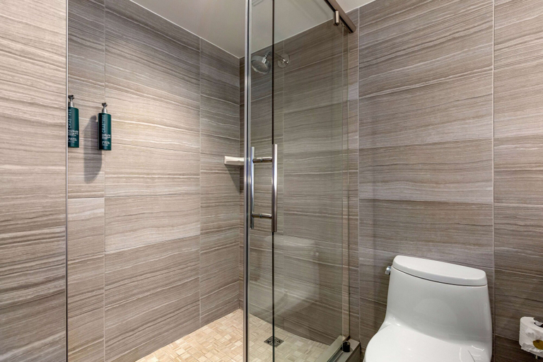 Bathroom 4, Hilton Club The District Washington D.C., Washington D.C.
