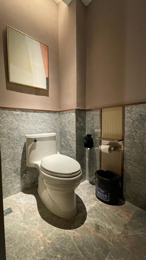 Bathroom 17