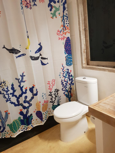 Bathroom 3, Ten RooMs, Bintan Regency
