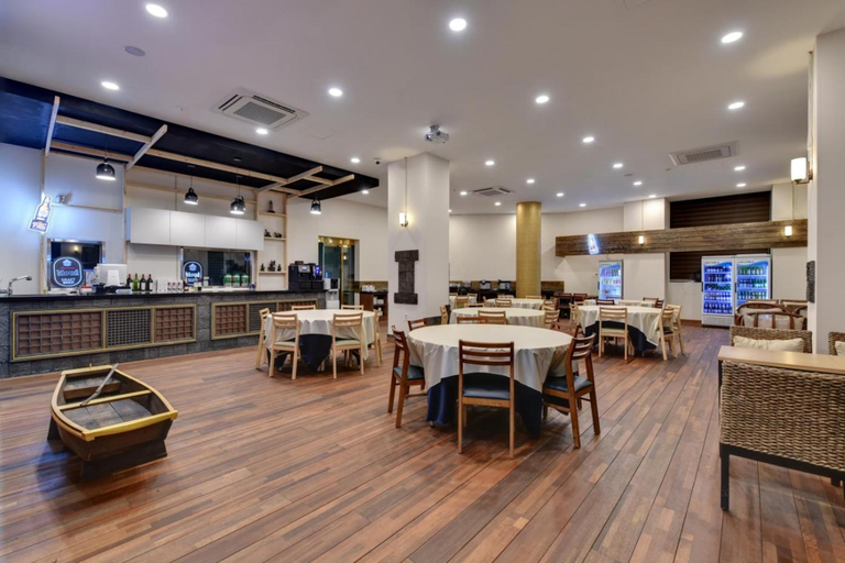 Food & Drinks 5, Sea & Moon Tourist Hotel, Jung