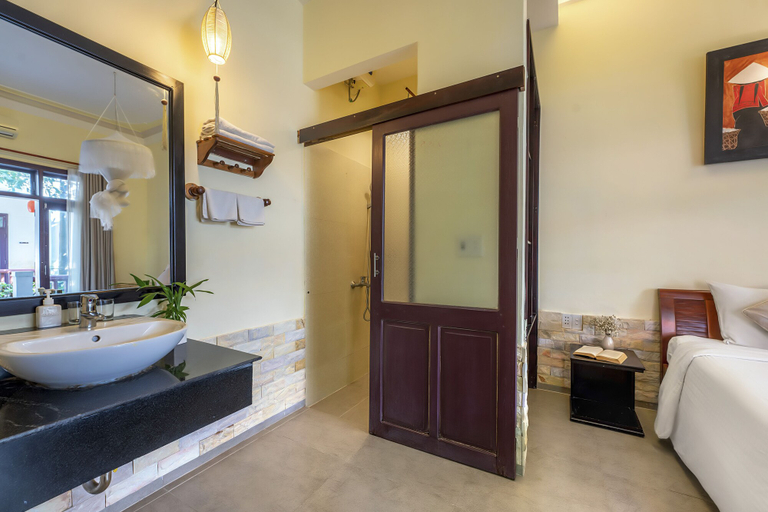 Bathroom 3, Loc Phat Hoi An Homestay - Villa, Da Nang