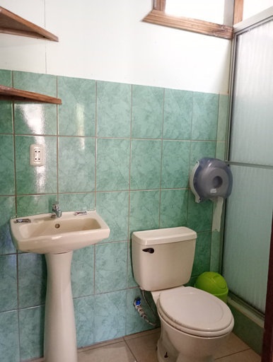 Bathroom 3, Cabinas Popular, Talamanca