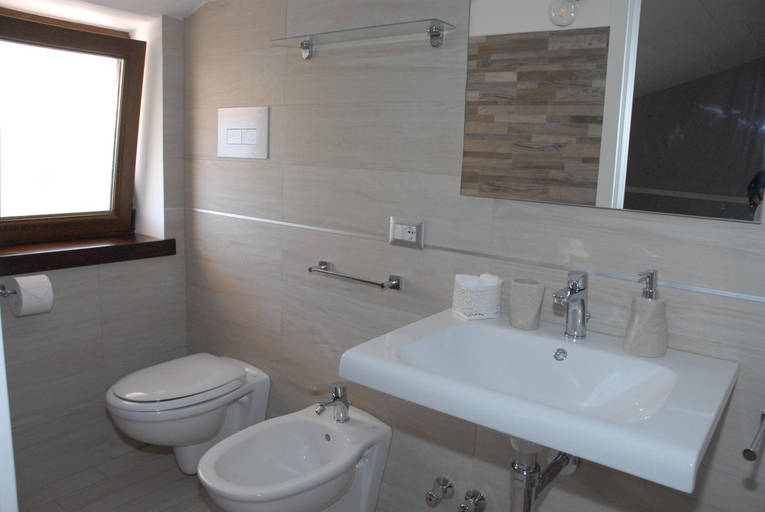 Bathroom 3, Nonna Pina Traditional & Elegant B&B, Salerno