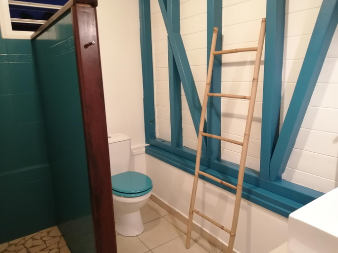 Shower 5, Blue Kaz Caraib, Pointe-Noire