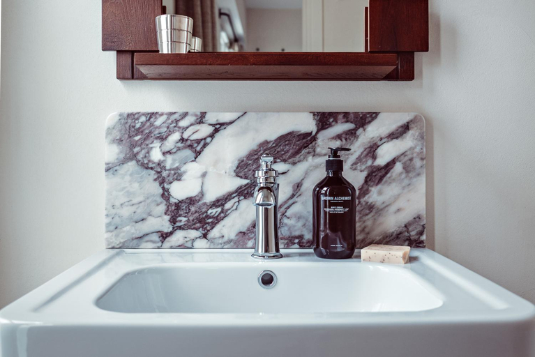 Bathroom 4, Hotel des Academies et des Arts, Paris