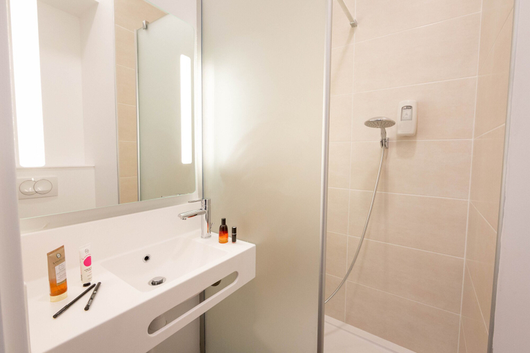 Bathroom, B&B HOTEL SAINTE MAXIME Golfe de St Tropez (4628), Var