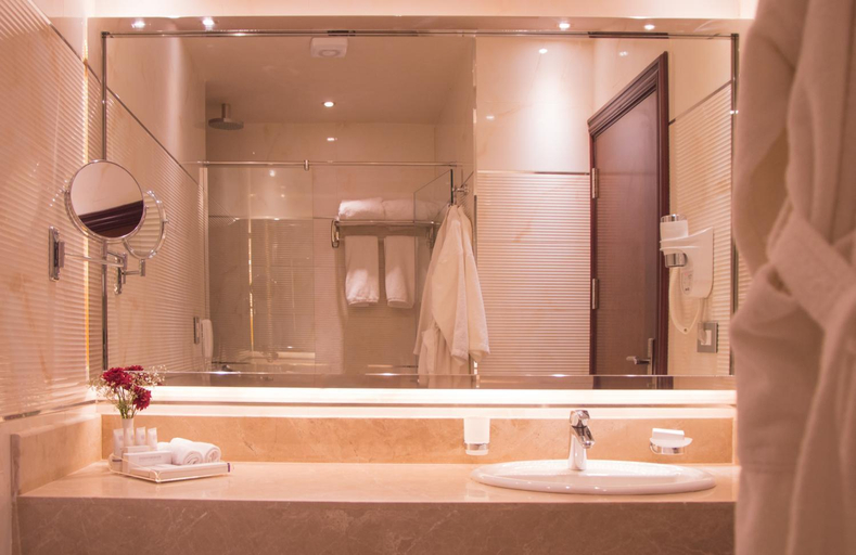 Bathroom, Golden Inn Hotel, Al-'Ajuzah